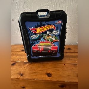 Hot Wheels Case w/ wheels